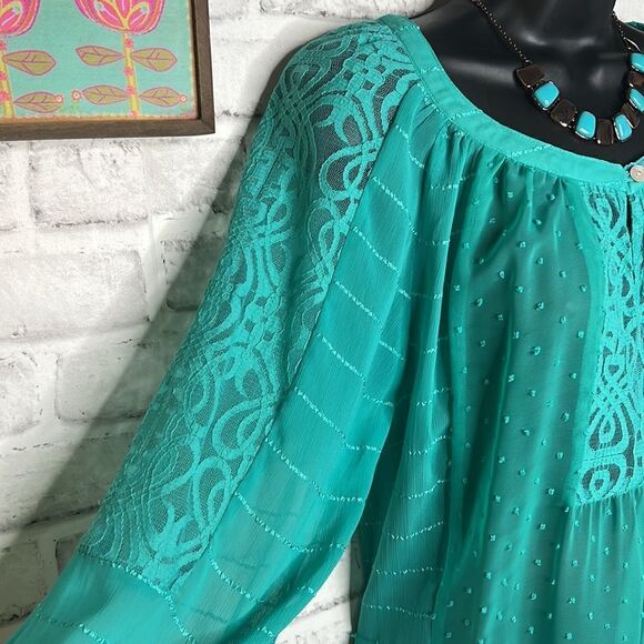 Fig and Flower Turquoise Blouse with Embroidered Design - Picture 4 of 7